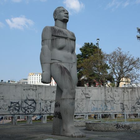 Revitalização praça 19 de Dezembro inicio 11/08/2017